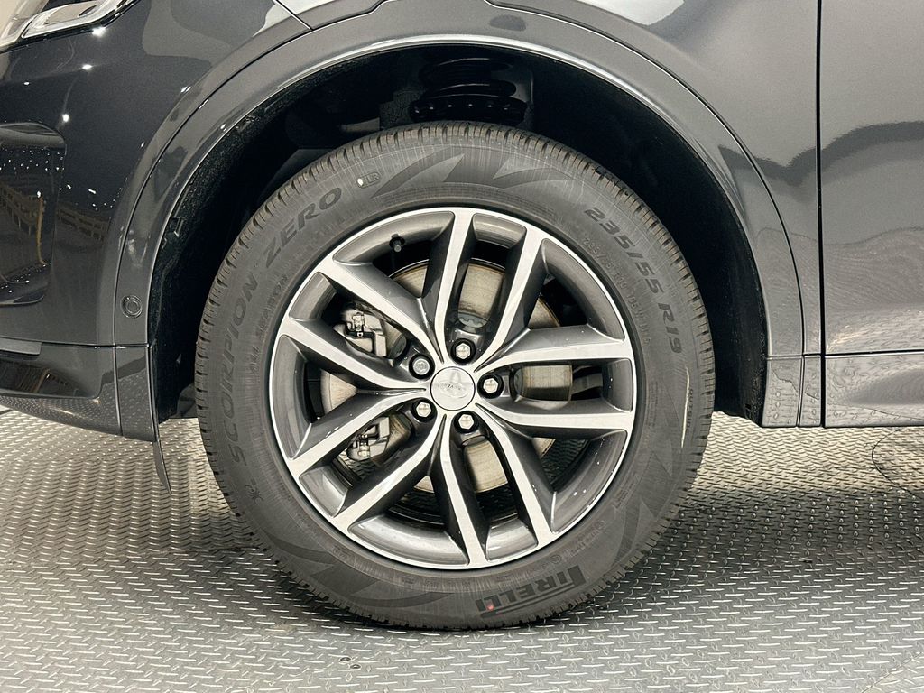 Thumbnail: 2025 Land Rover Discovery Sport - 2