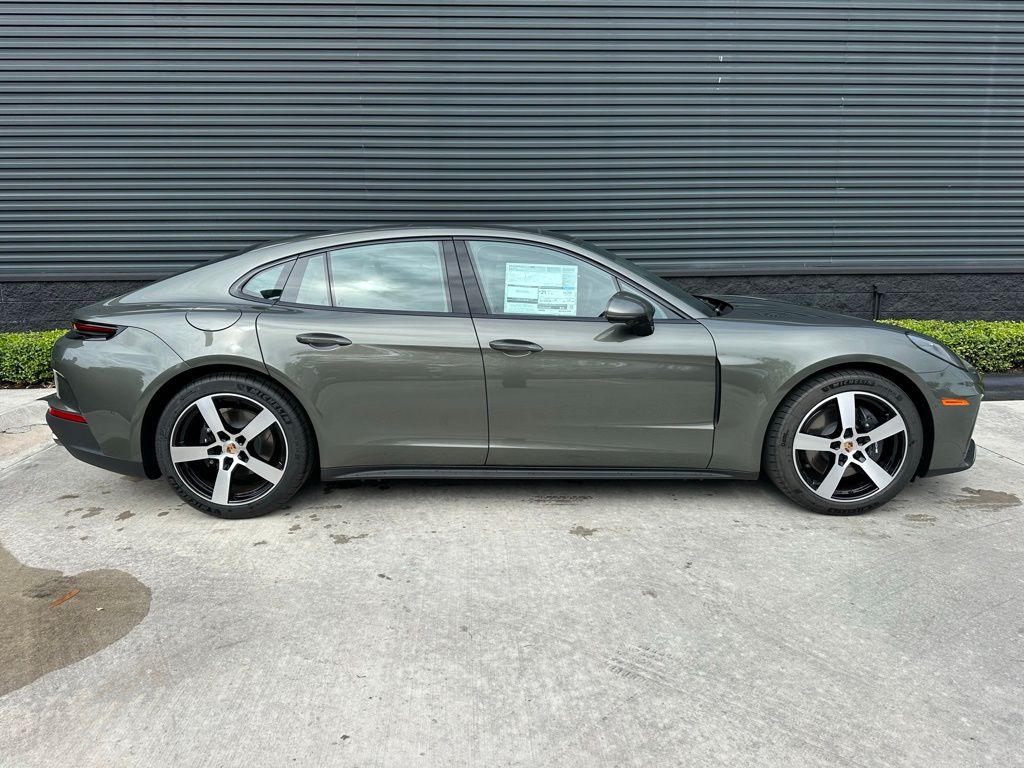 Thumbnail: 2026 Porsche Panamera - 10