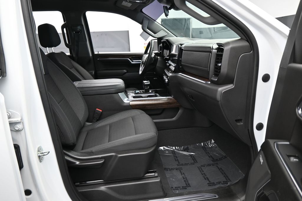 Used 2023 Summit White GMC Elevation image 39