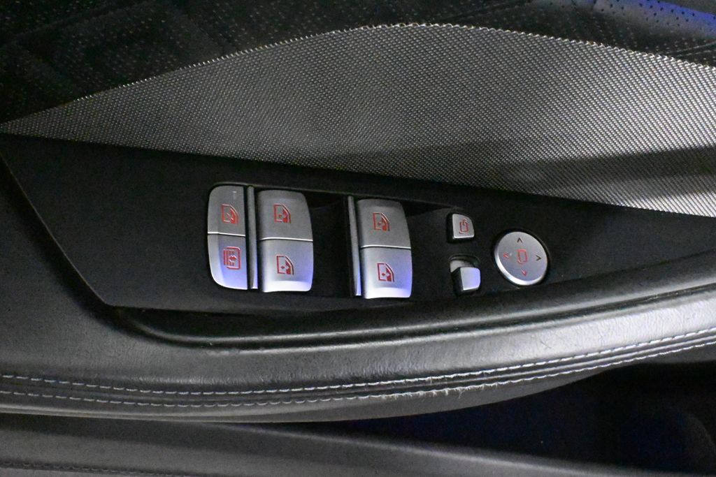 Thumbnail: 2023 BMW M8 - 31