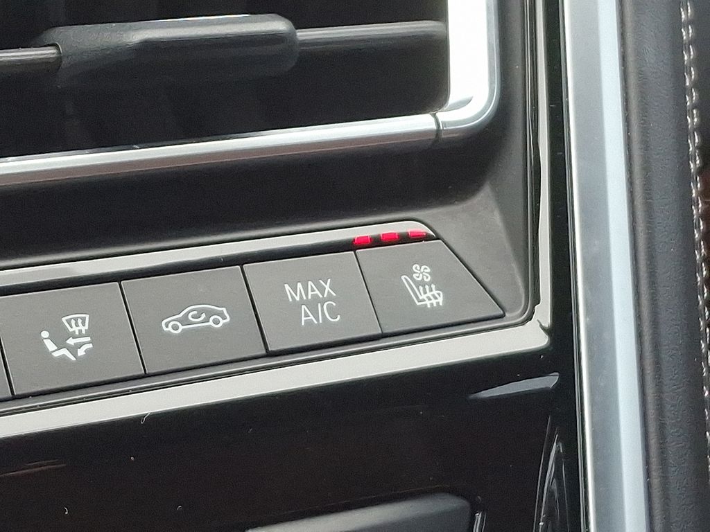 Thumbnail: 2023 BMW 8 Series - 25