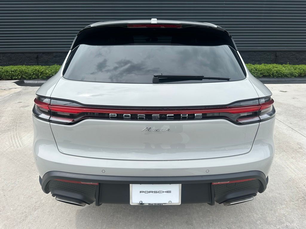 Thumbnail: 2026 Porsche Macan - 12