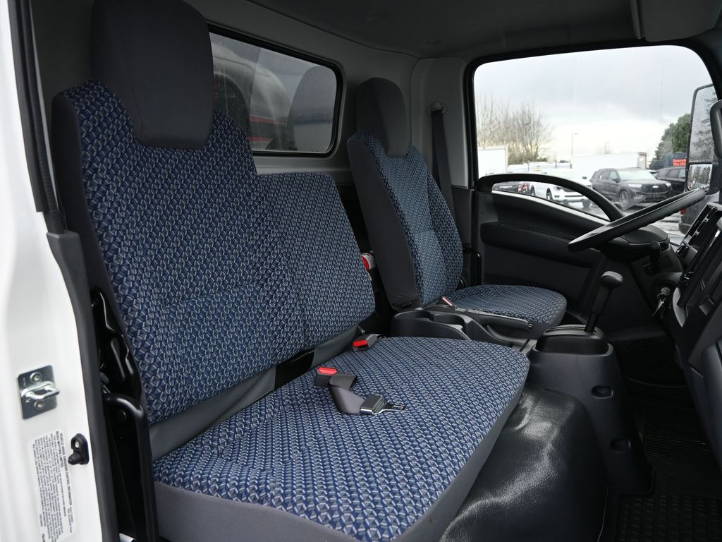 2025 Isuzu NPR HD 
