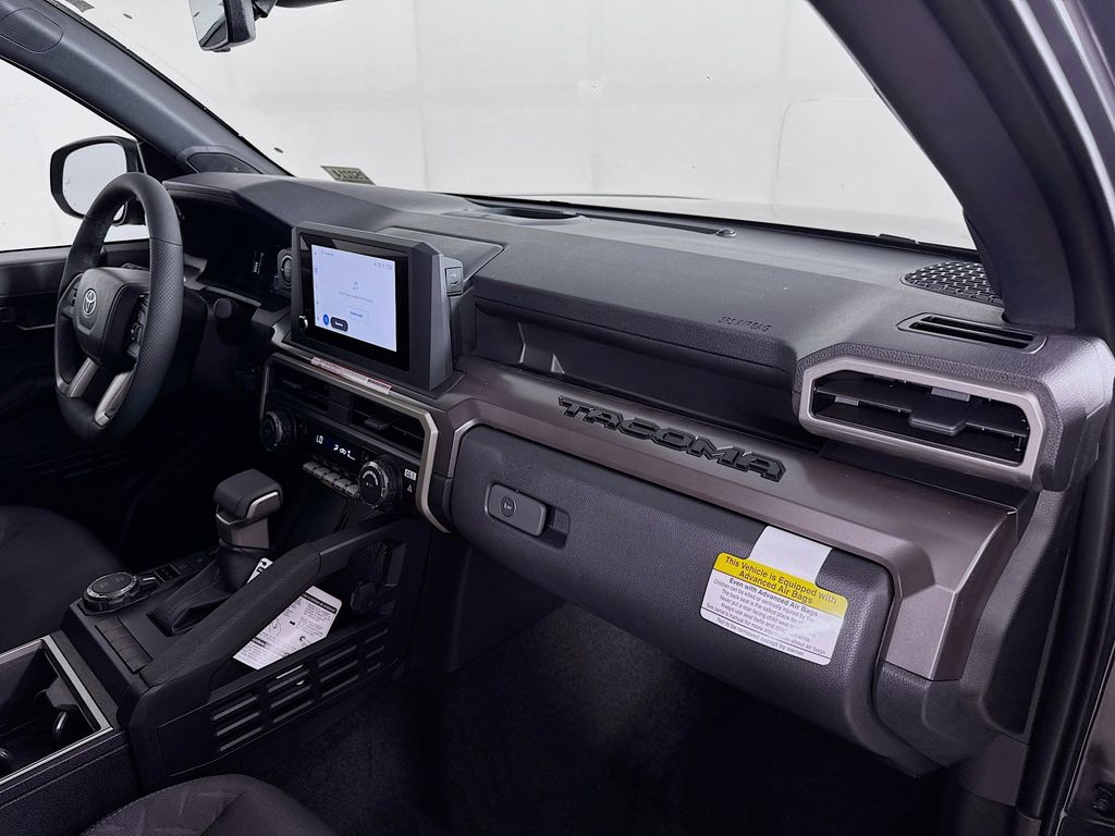 2025 Toyota Tacoma SR5 - Photo 29