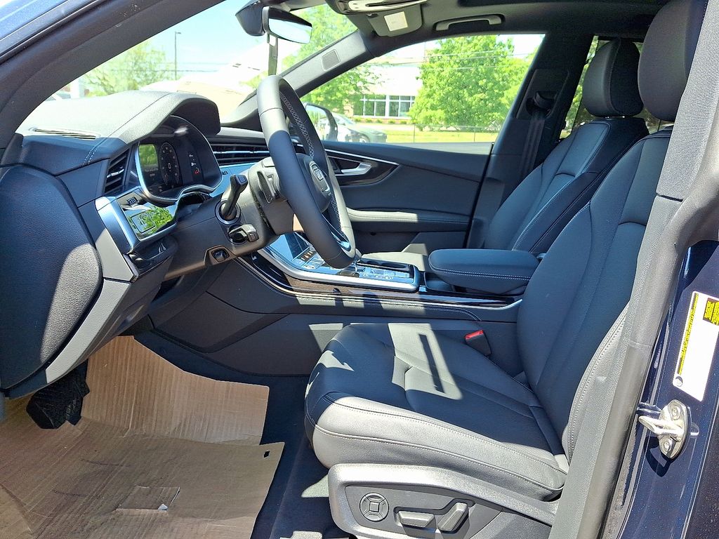 Thumbnail: 2026 Audi Q8 - 7