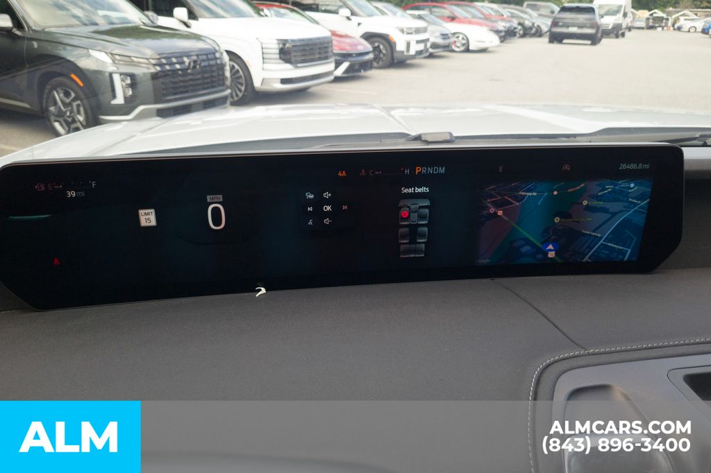 Used 2025 Silver Ford Platinum image 31