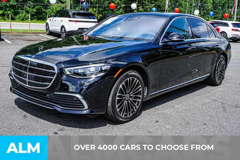 Used 2024 Black Mercedes-Benz S 580e image 3