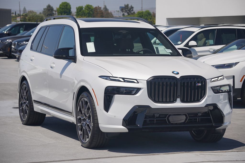 2025 BMW X7 M60i 3