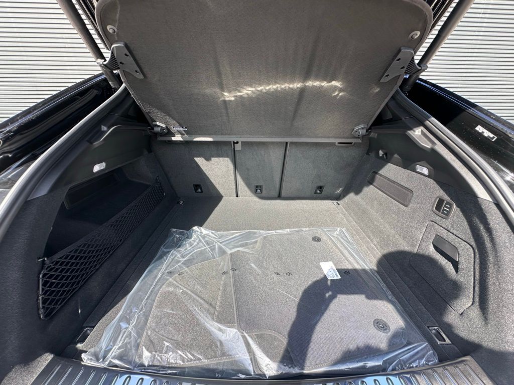 Thumbnail: 2025 Porsche  - 32