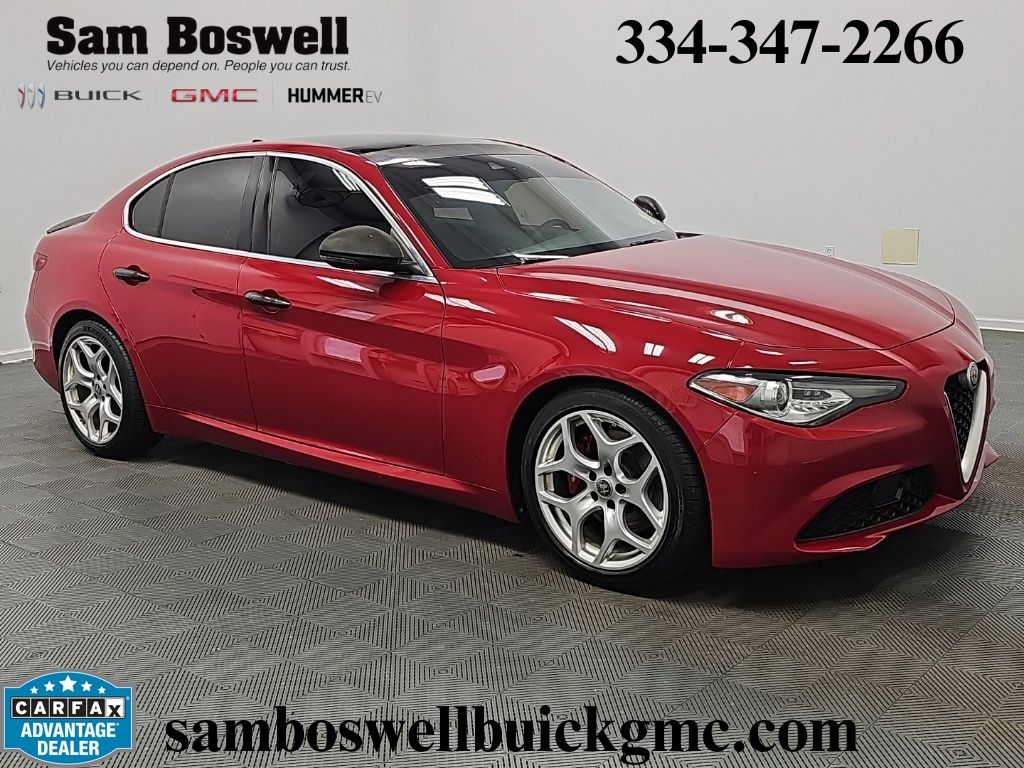 Alfa Rosso 2018 Alfa Romeo Giulia Sedan Rear-Wheel Drive 8-Speed Automatic