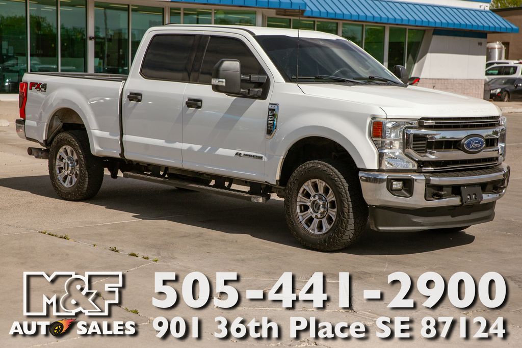 Oxford White 2022 Ford F-250 Super Duty Pickup Truck Four-Wheel Drive Automatic