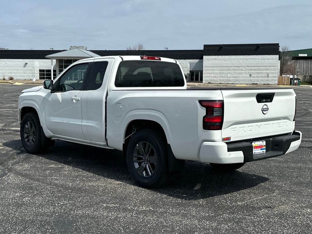 2025 Nissan Frontier SV photo