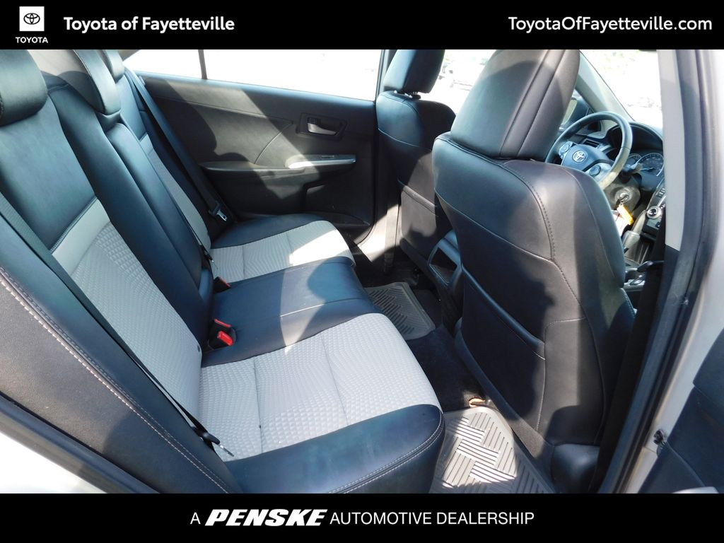 2014 Toyota Camry SE 4