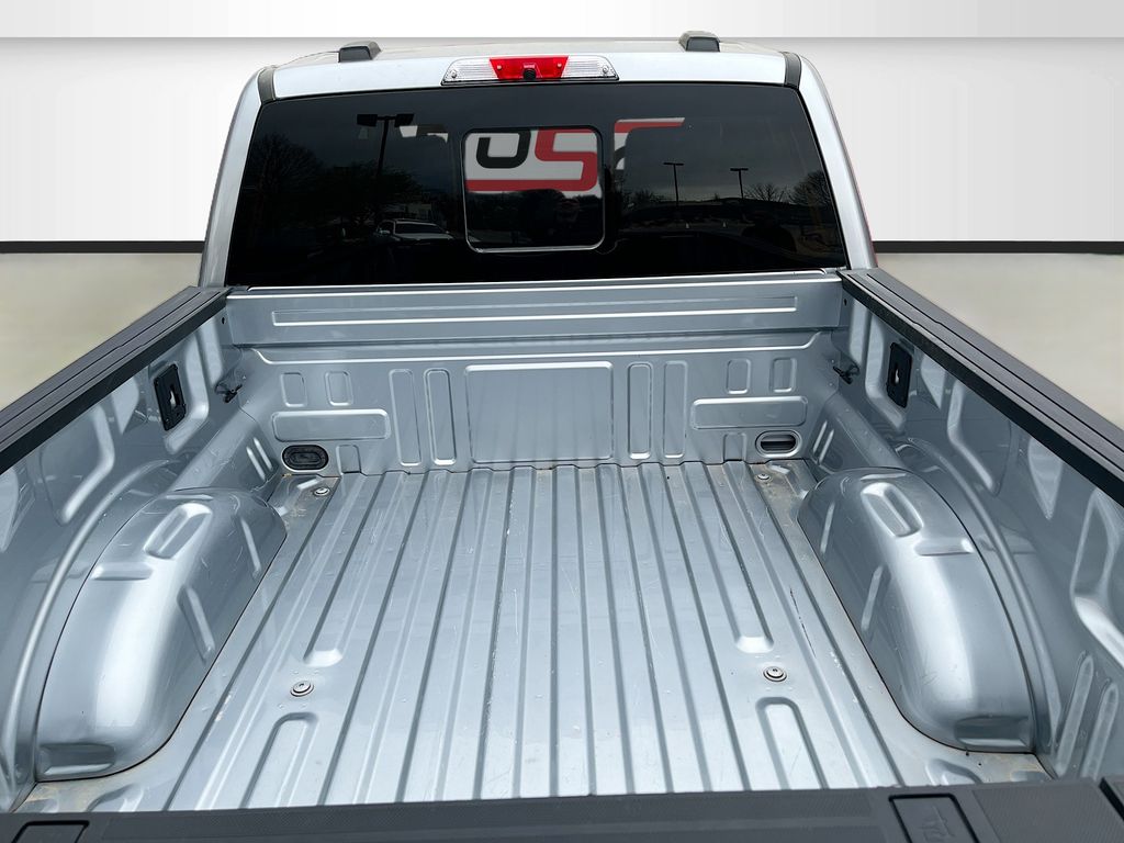 Used 2024 Silver Ford Platinum image 27