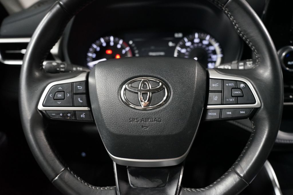 Thumbnail: 2024 Toyota Highlander - 12