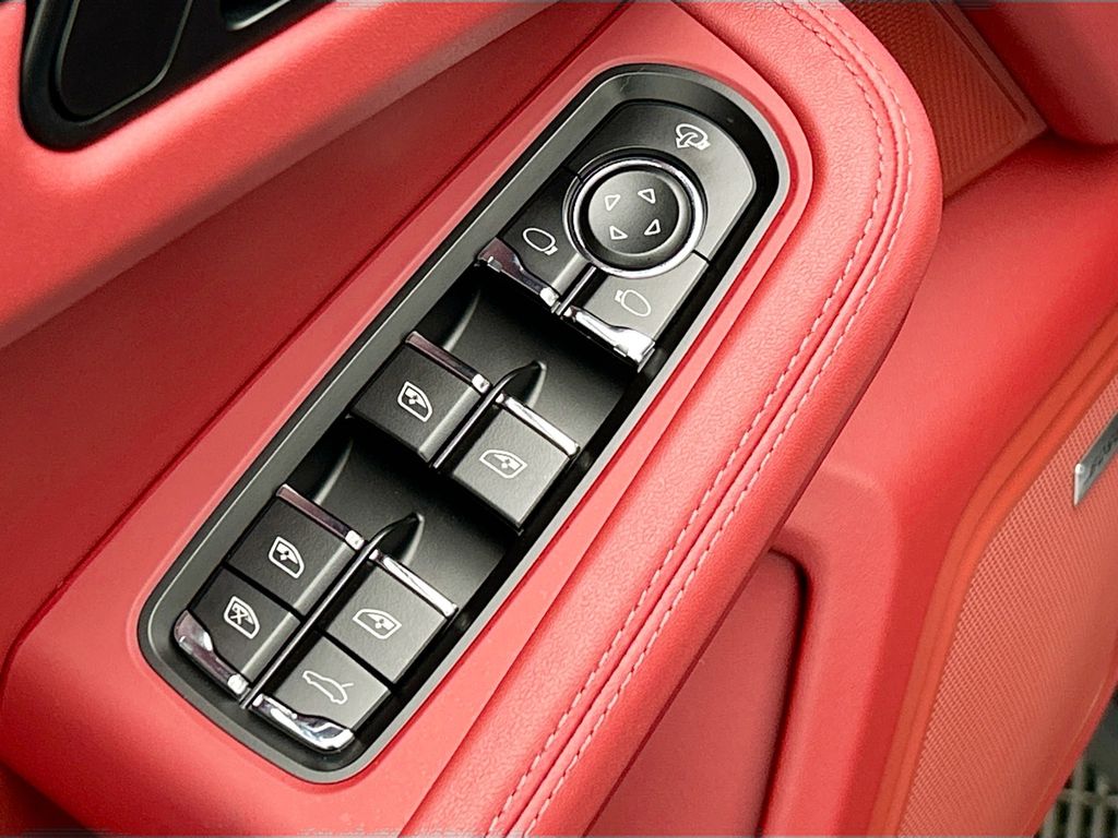 Thumbnail: 2026 Porsche Macan - 24