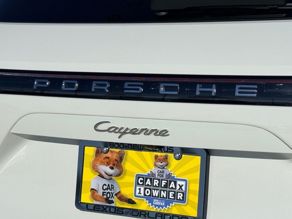 Thumbnail: 2021 Porsche Cayenne - 11