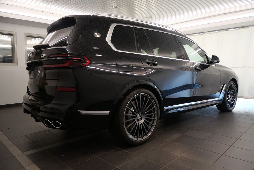 2025 BMW X7 Alpina XB7 8