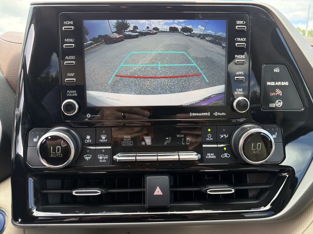 Used 2022 Toyota Highlander Hybrid SUV