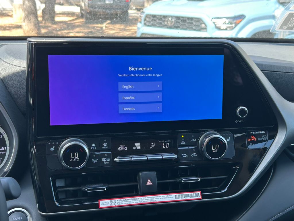 New 2026 Toyota Highlander Hybrid SUV