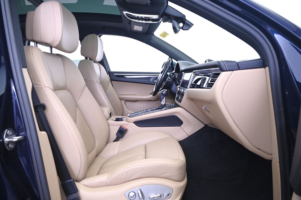 Thumbnail: 2021 Porsche Macan - 27
