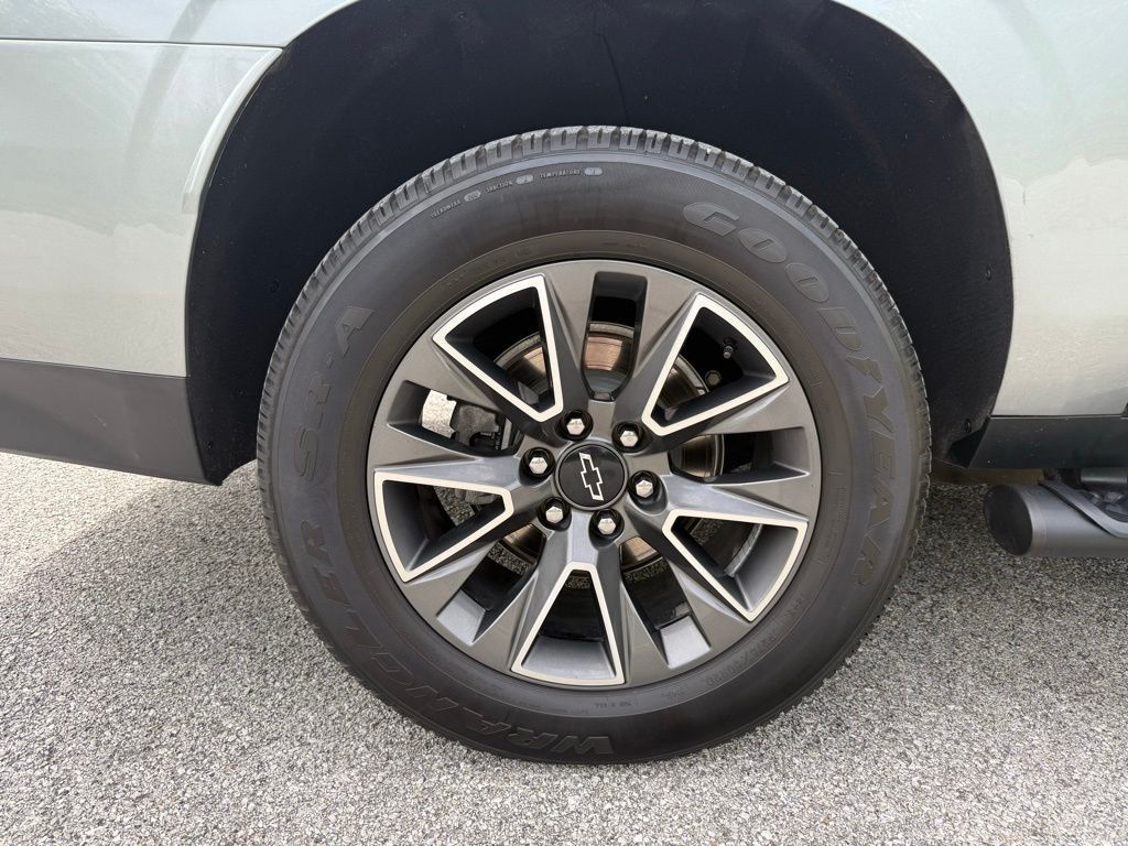 2023 Chevrolet Suburban Z71 - Photo 23
