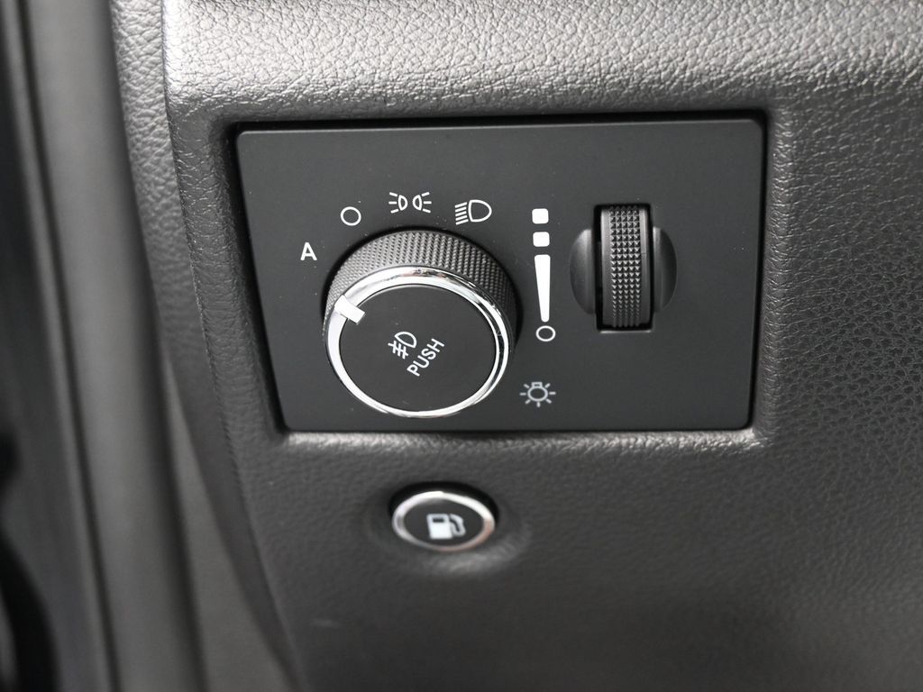 Used 2021 Diamond Black Crystal Pearlcoat Jeep Laredo X image 17