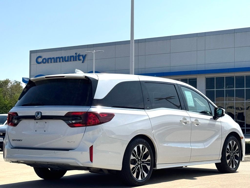 2025 Honda Odyssey Elite  at Community Honda