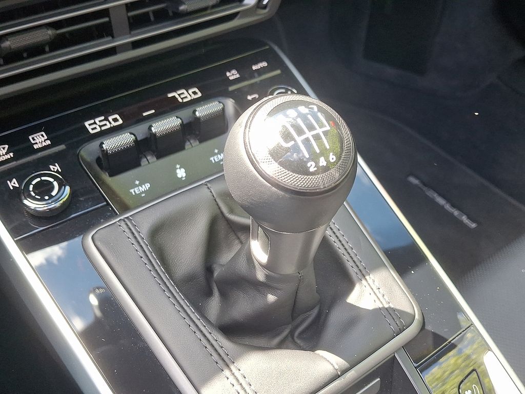 2022 Porsche 911 Carrera S 14