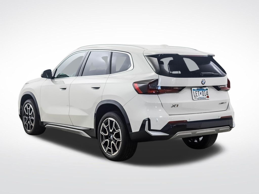 Thumbnail: 2023 BMW X1 - 3