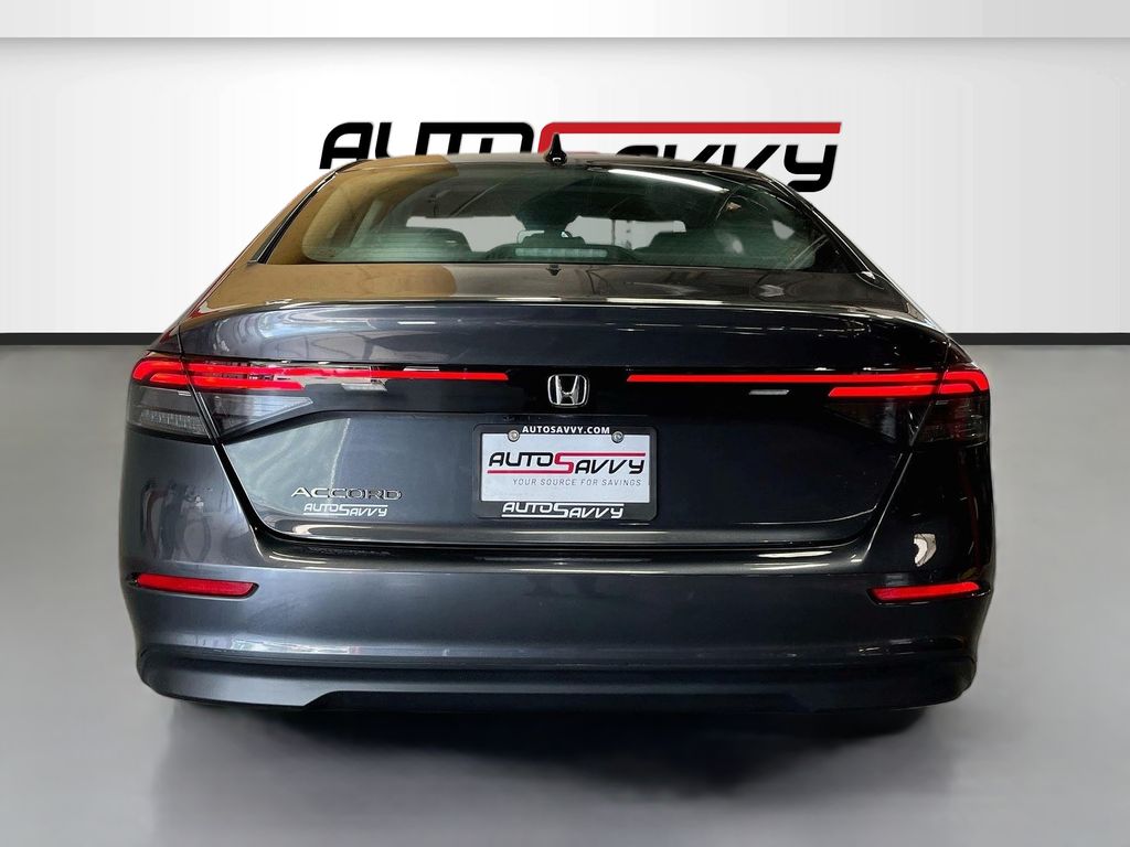 Used 2025 Charcoal Honda SE image 6