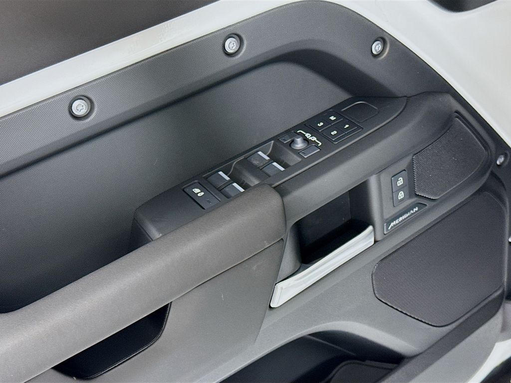 Thumbnail: 2026 Land Rover Defender - 25