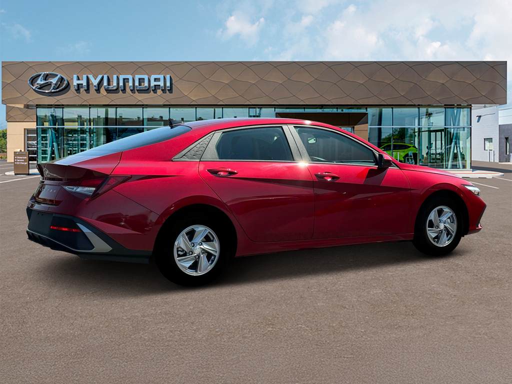 2025 Hyundai Elantra SE 8
