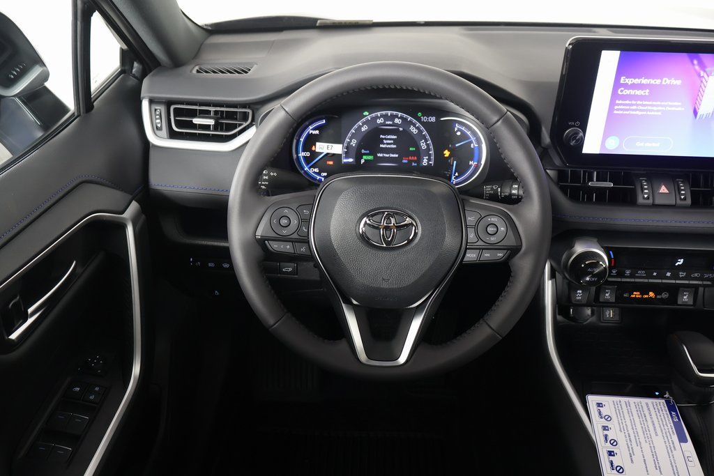 2025 Toyota RAV4 XSE 3