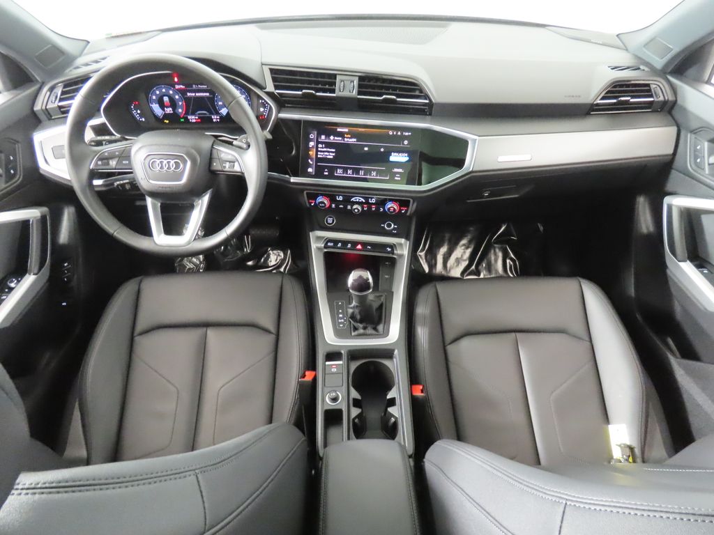 Thumbnail: 2025 Audi Q3 - 12