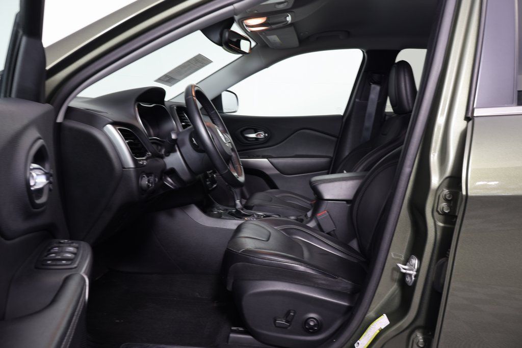 Thumbnail: 2019 Jeep Cherokee - 10