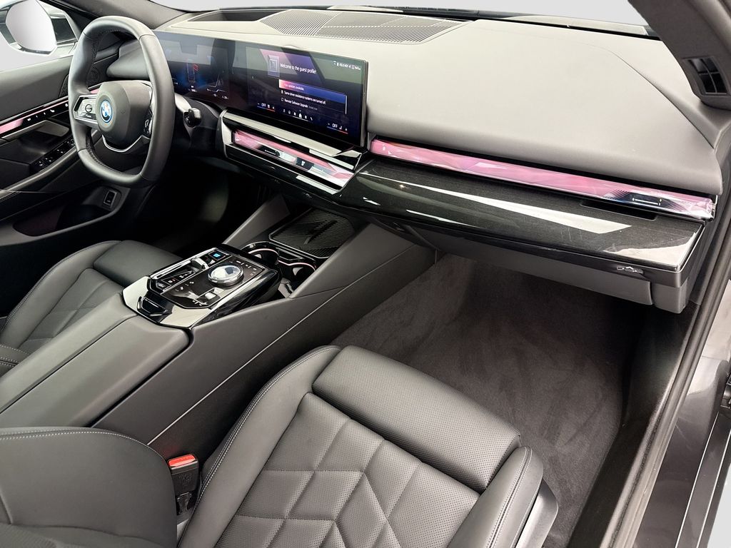 Thumbnail: 2026 BMW i5 - 16