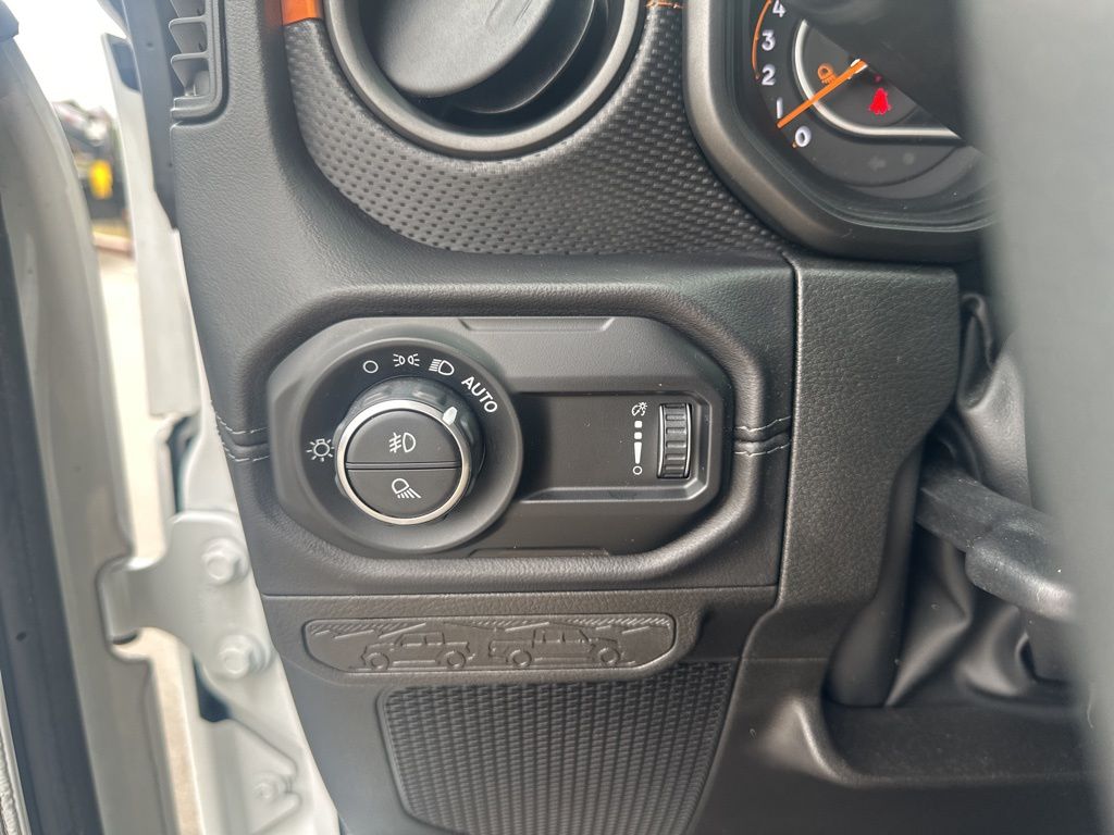 Used Car 2024 Jeep Gladiator  Mojave For Sale Under $50,000 In Austin, Texas