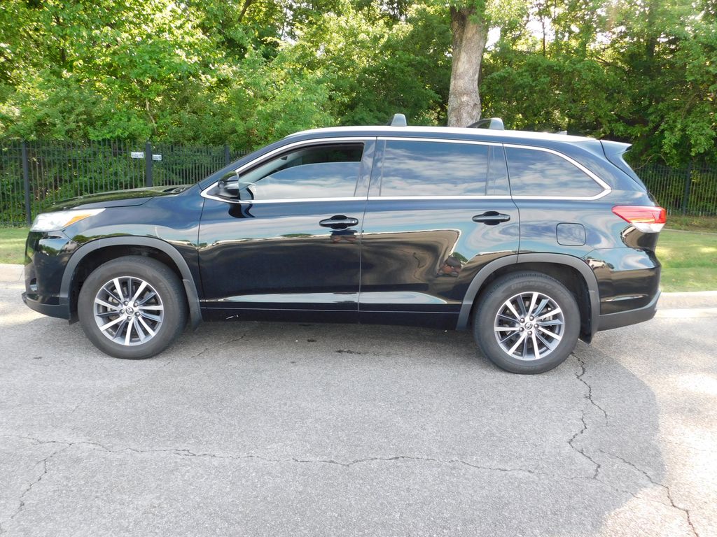 2018 Toyota Highlander XLE 2