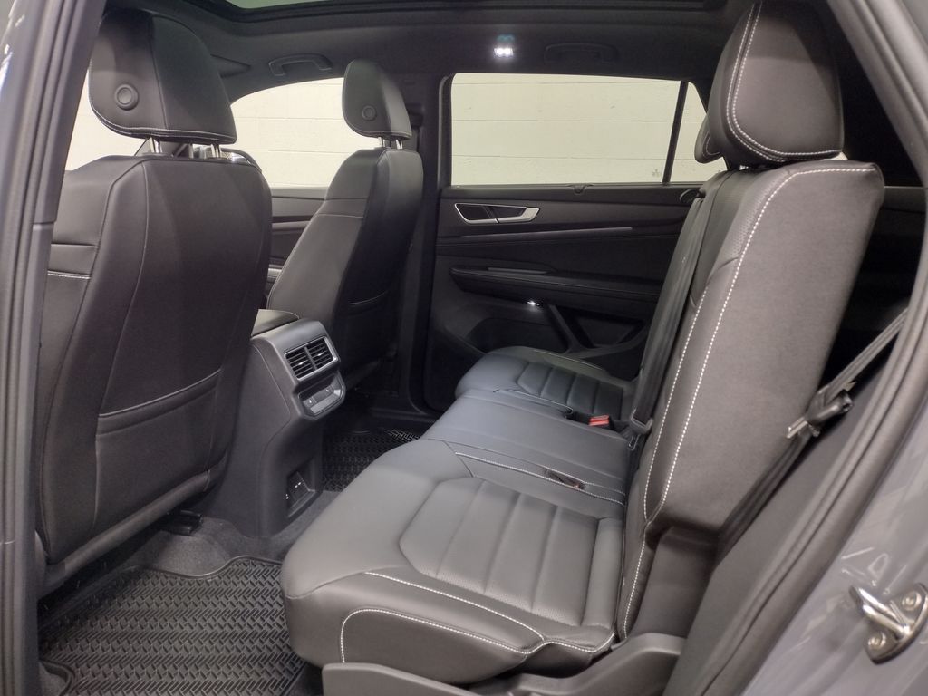 2026 Volkswagen Atlas Cross Sport 2.0T SEL R-Line Black