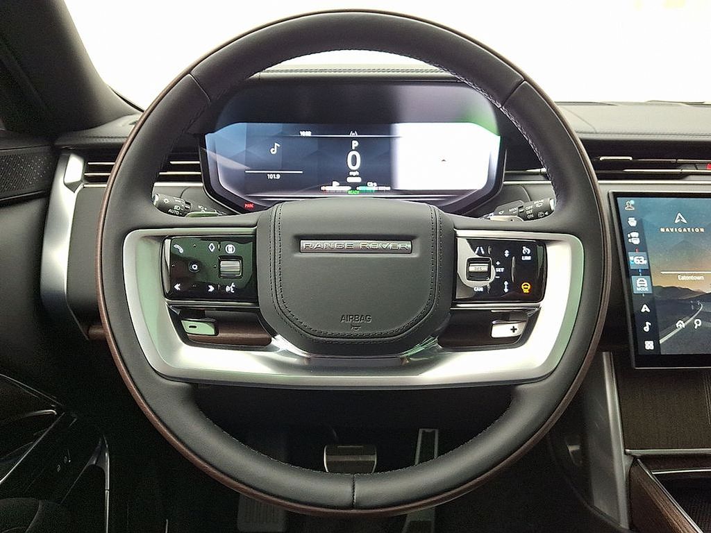 Thumbnail: 2025 Land Rover Range Rover - 16