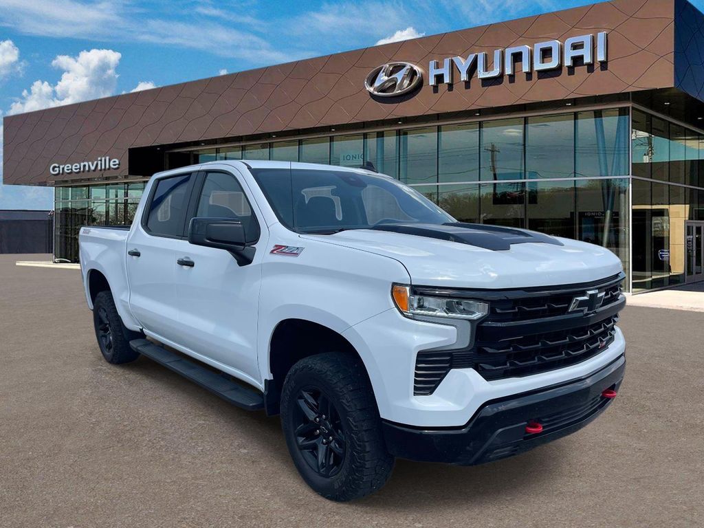 Summit White 2023 Chevrolet Silverado 1500 LT Trail Boss Crew Cab 4WD Pickup Truck Four-Wheel Drive Automatic