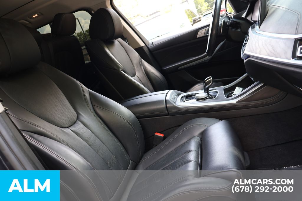 Used 2022 Gray BMW xDrive40i image 31
