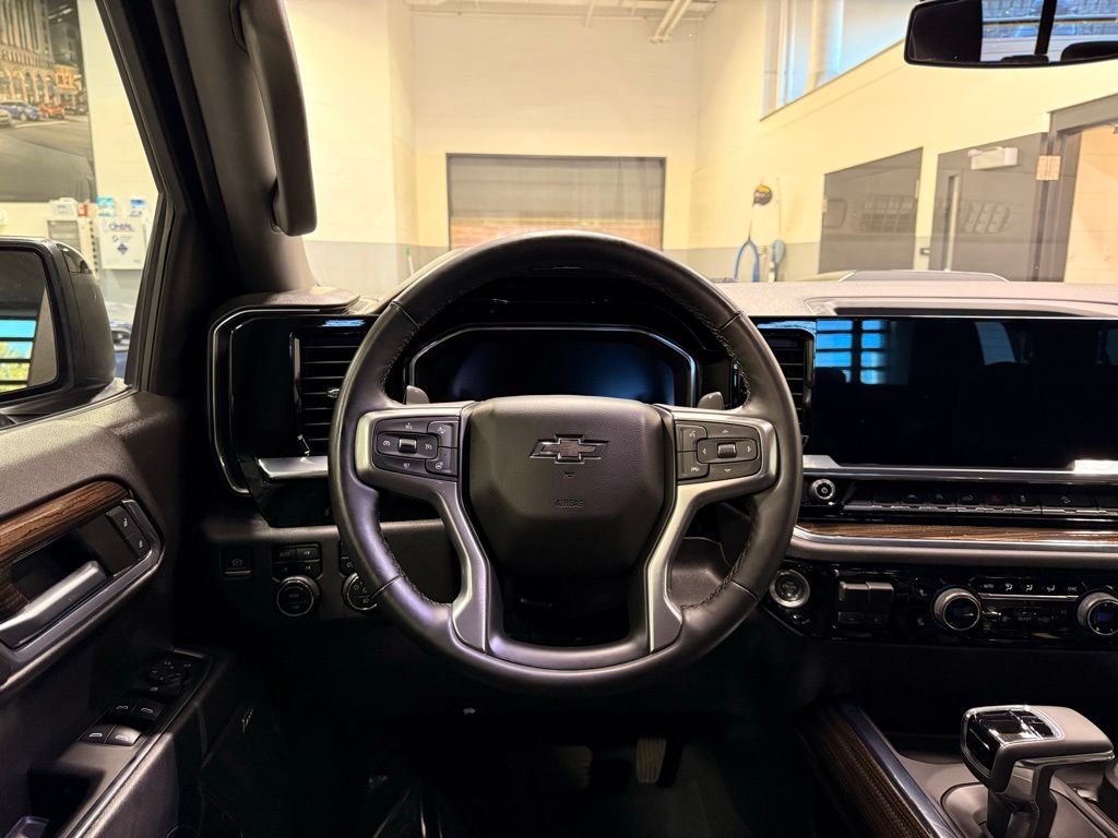 Thumbnail: 2024 Chevrolet Silverado 1500 - 23