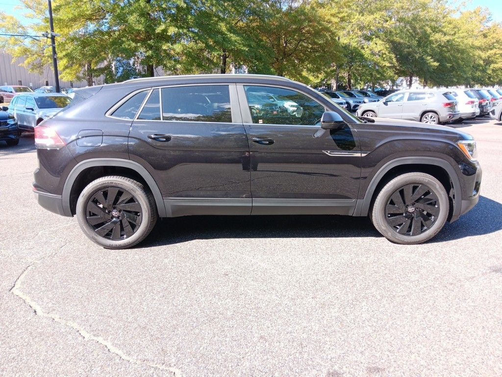 2025 Volkswagen Atlas Cross Sport 2.0T SE w/Technology 6