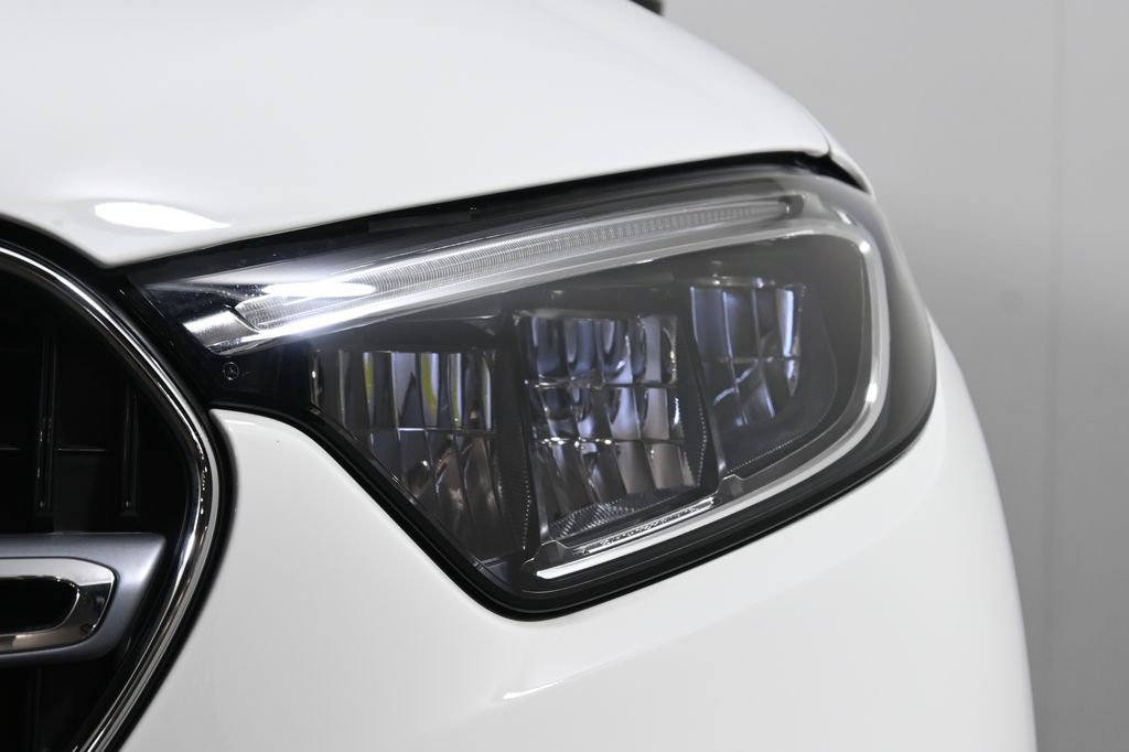 Thumbnail: 2025 Mercedes-Benz GLC - 11