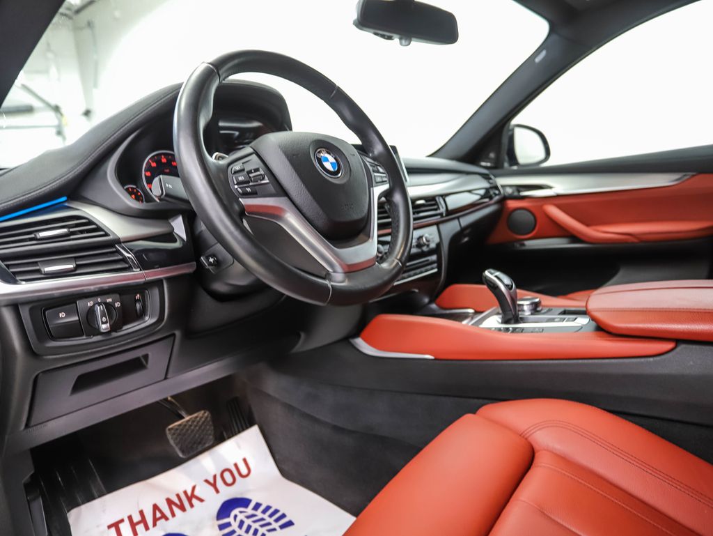 Thumbnail: 2018 BMW X6 - 10
