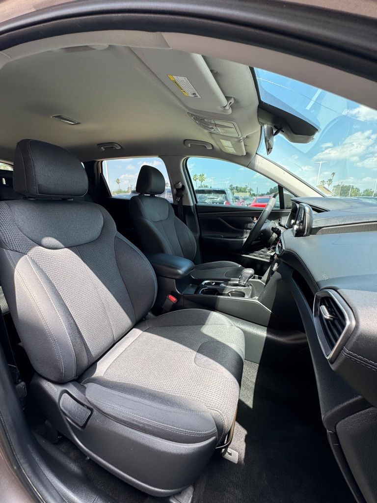 2020 Hyundai Santa Fe SE 17