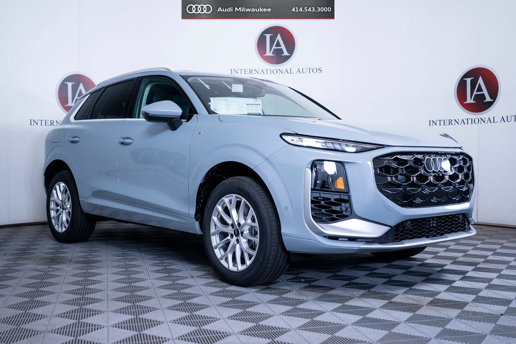 Arrow Gray Pearl Effect 2026 Audi Q3 SUV / Crossover All-Wheel Drive 7-Speed Automatic