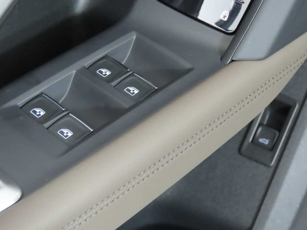 Thumbnail: 2025 Audi Q5 - 29